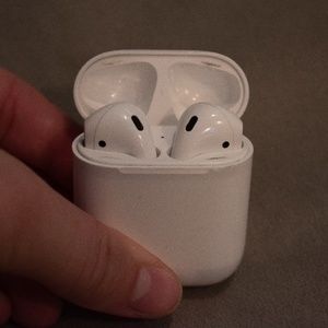 AirPods